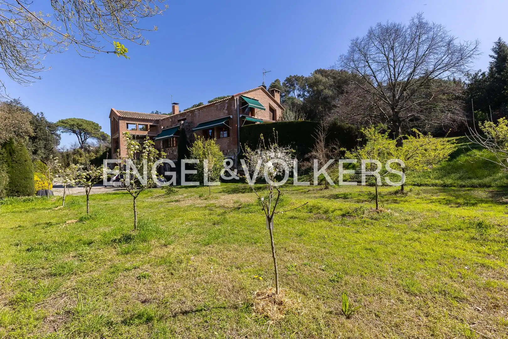 Vista exterior de Finca rústica en venda en Caldes de Montbui amb Aire condicionat, Calefacció i Jardí privat