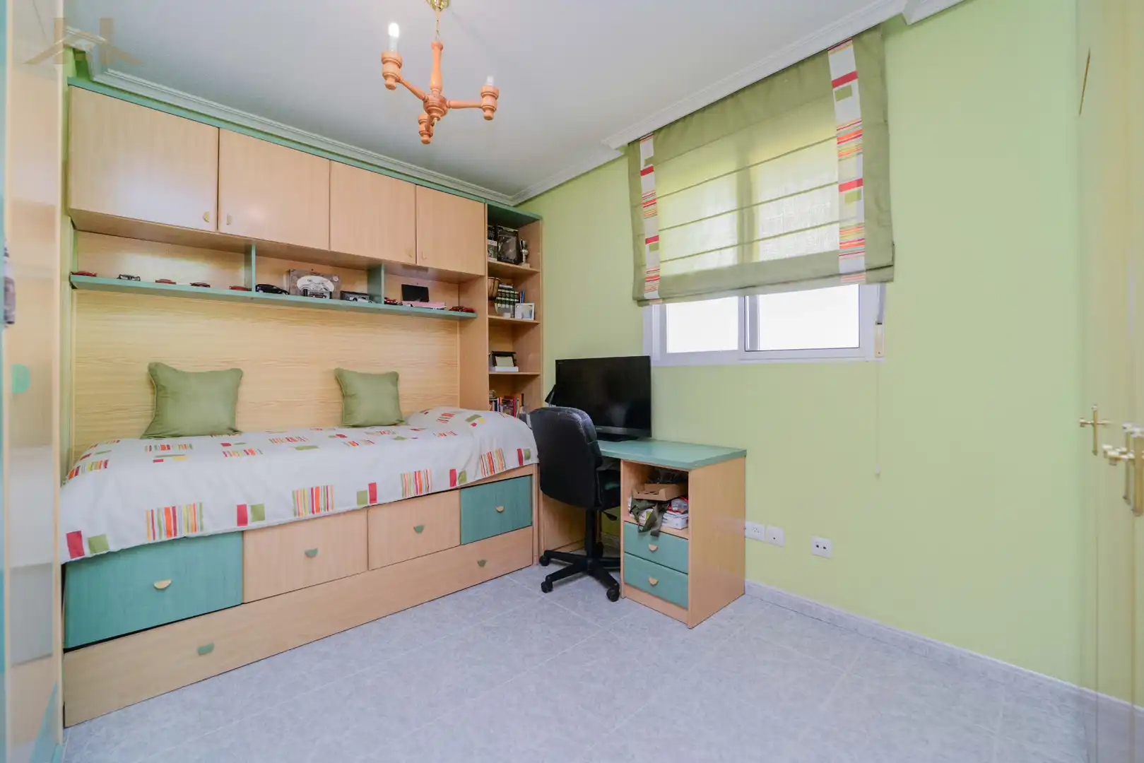 Habitación de Casa adosada en venta en San Martín de Valdeiglesias con Calefacción y Jardín privado