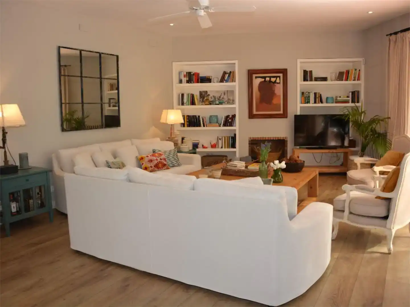 Wohnzimmer von Wohnung zur Miete in Sitges mit Klimaanlage, Schwimmbad und Balkon