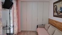 Bedroom of Flat for sale in  Valencia Capital  with Air Conditioner and Oven