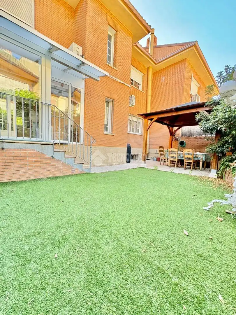 Casa adosada en venda a Fresnos I y II
