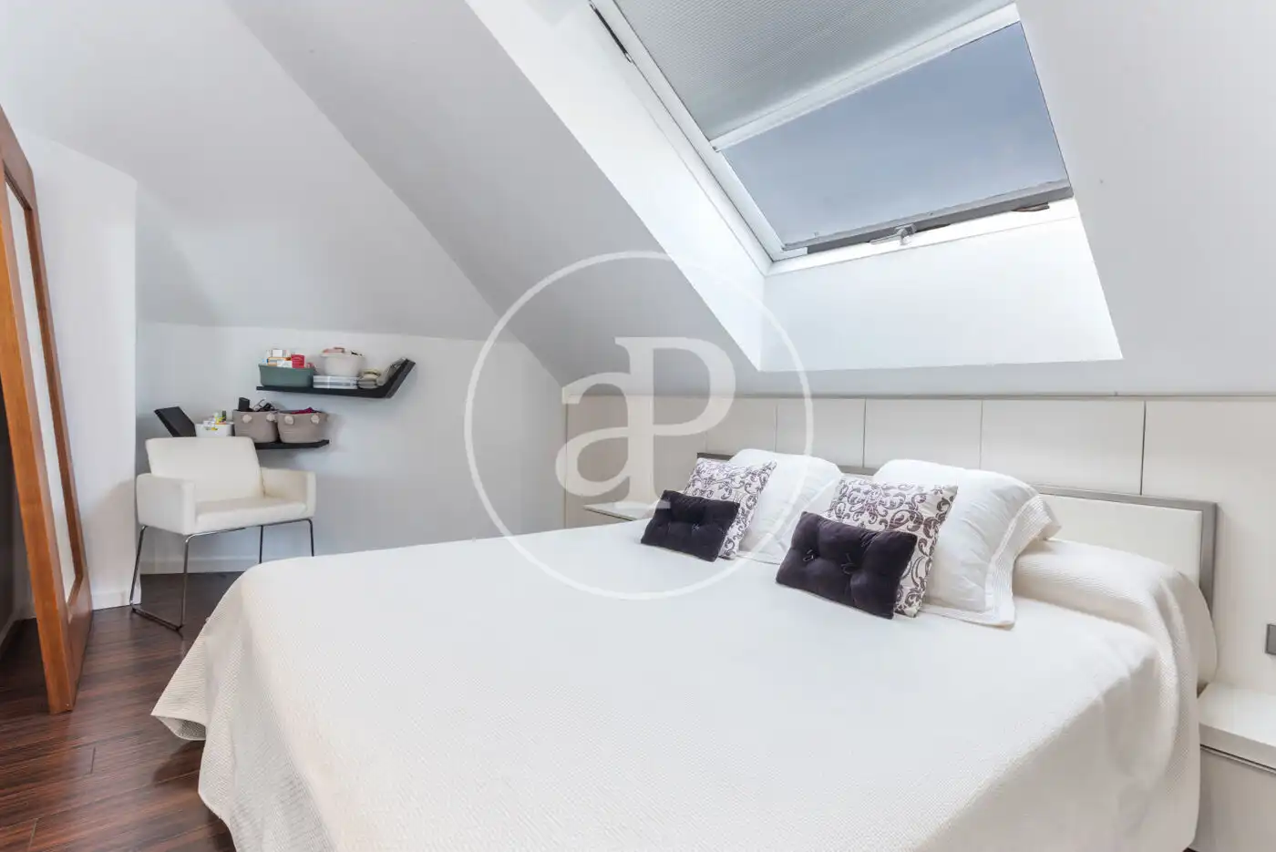 Schlafzimmer von Dachboden zum Verkauf in Valencia mit Klimaanlage, Heizung und Terrasse