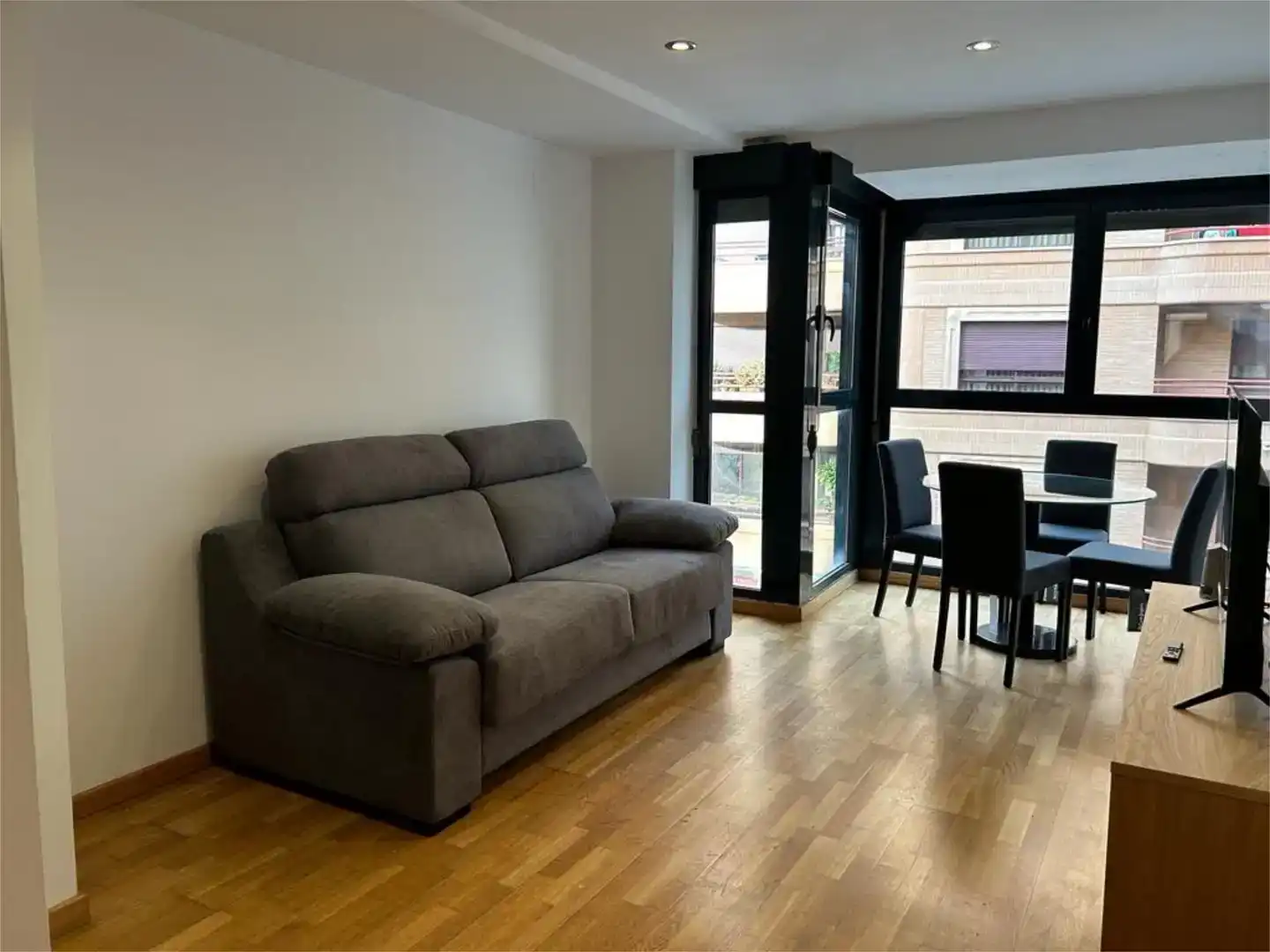 Sala d'estar de Apartament de lloguer en Castellón de la Plana / Castelló de la Plana amb Aire condicionat, Parquet i Traster