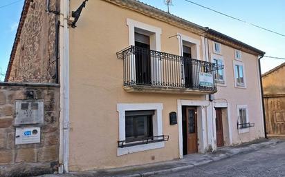 Vista exterior de Casa o xalet en venda en Salas de los Infantes amb Traster