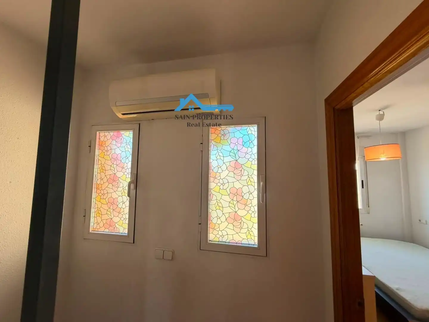 Casa aparellada amb terrassa en venda a Coloma, imagen 23