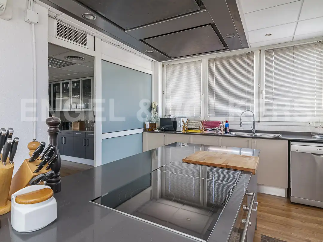 Küche von Büro zur Miete in Barcelona mit Terrasse