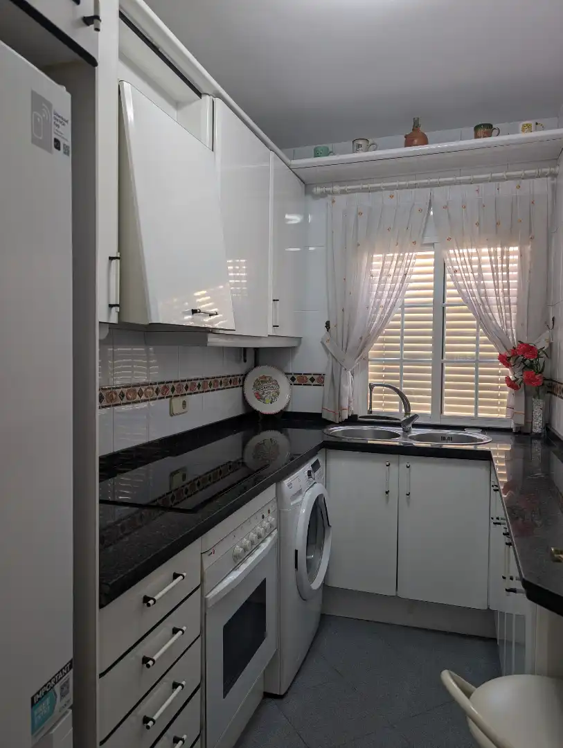 Kitchen of Flat for sale in Sevilla  with Air Conditioner, Furnished and Balcony