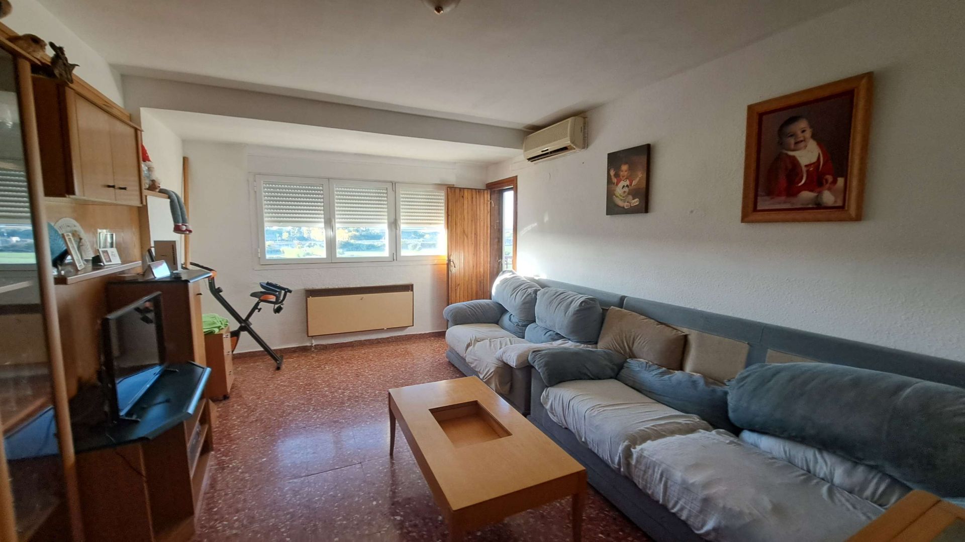 Living room of Flat for sale in  Zaragoza Capital  with Heating and Community pool