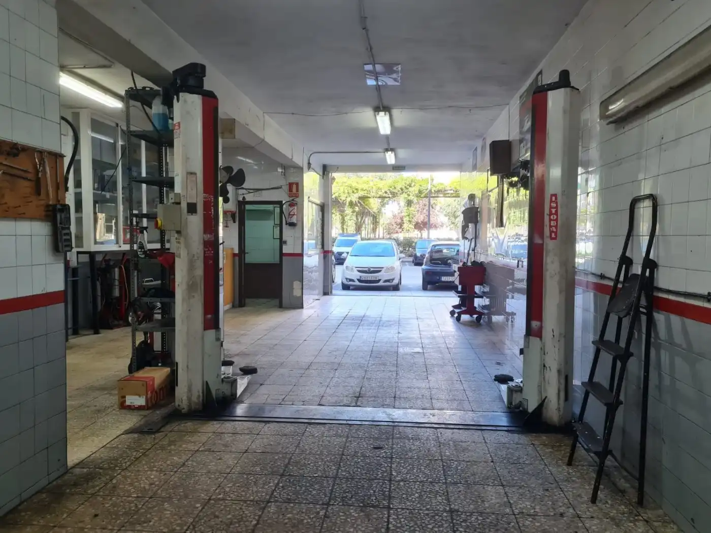 Parking of Commercial properties for sale in Móstoles  with Air Conditioner and Furnished