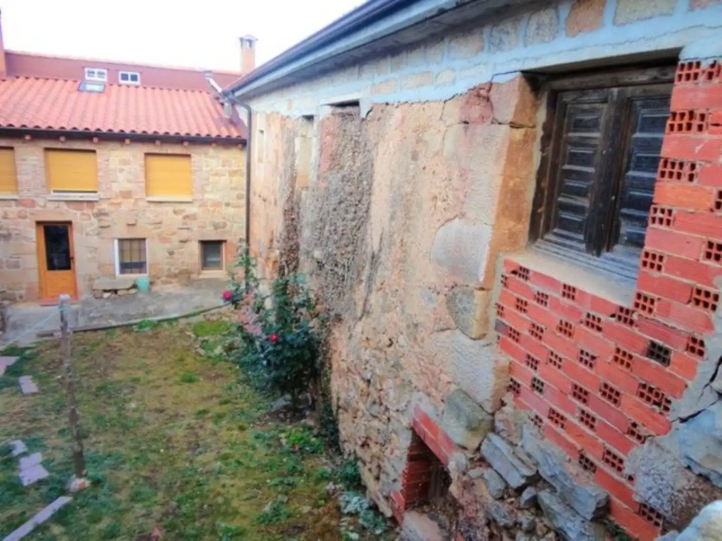 Vista exterior de Casa o chalet en venta en Moncalvillo