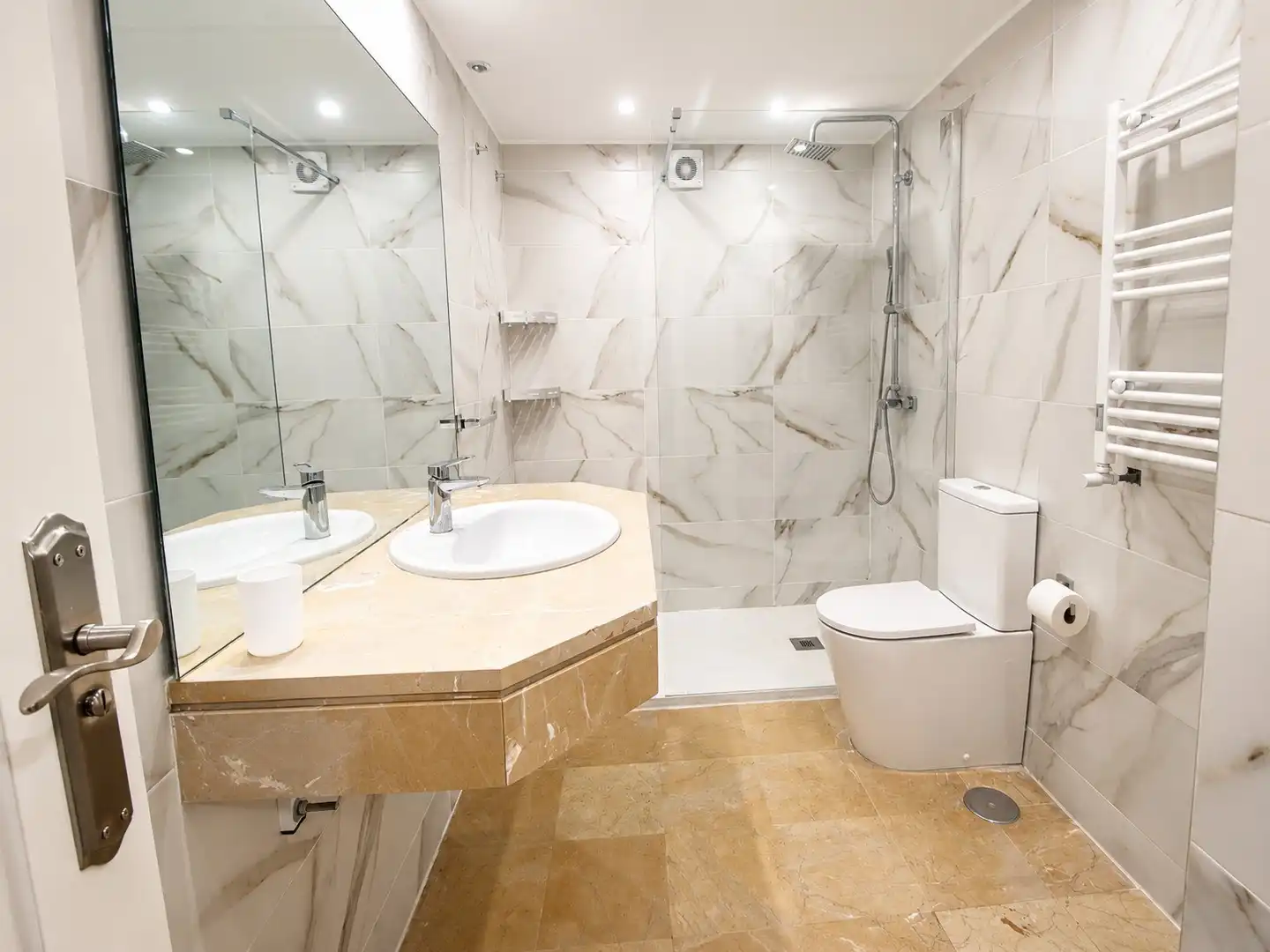 Bathroom of Houses for rent in Marbella  with Air Conditioner, Heating and Private garden