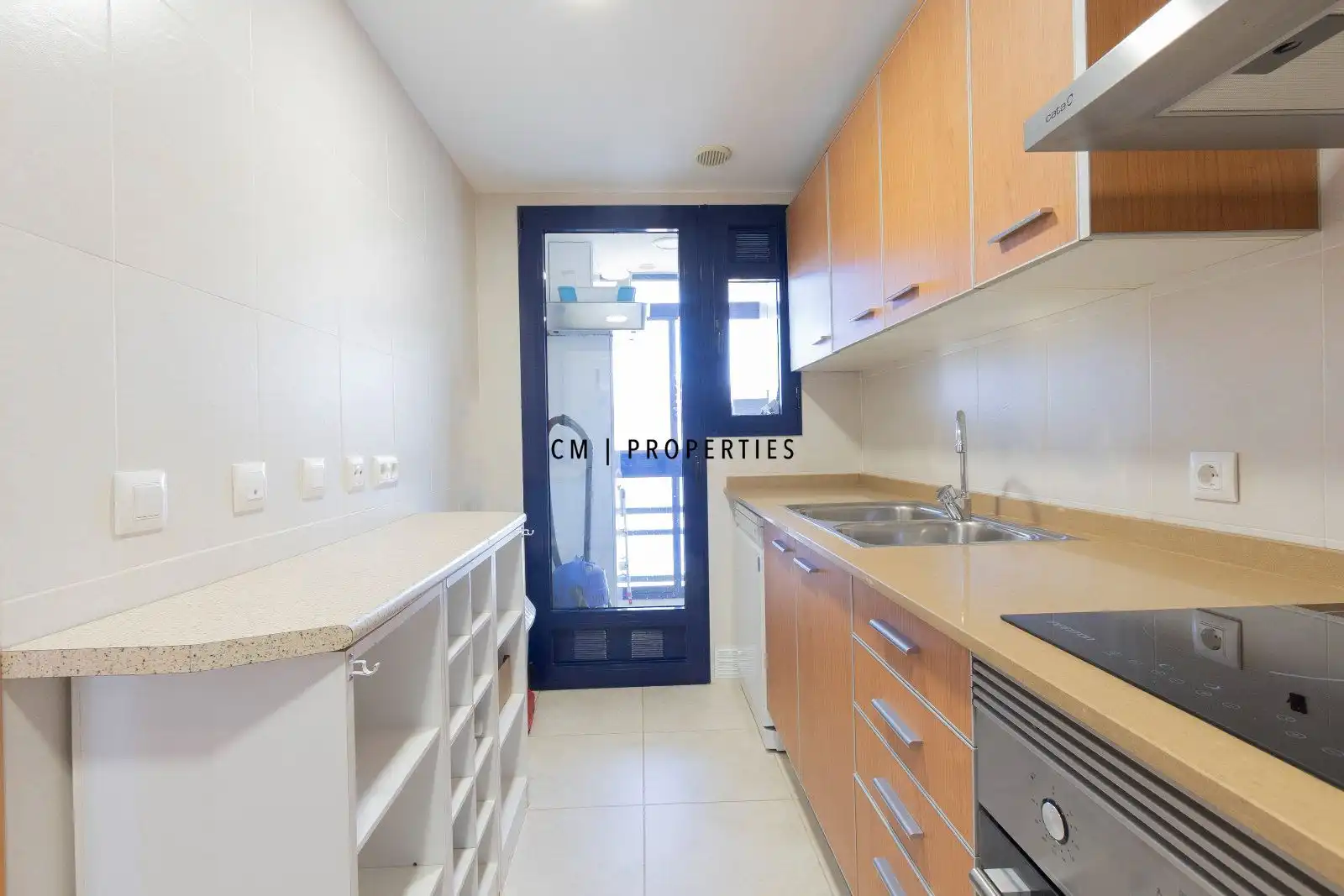 Cuina de Casa adosada en venda en Sagunto / Sagunt amb Aire condicionat, Calefacció i Terrassa