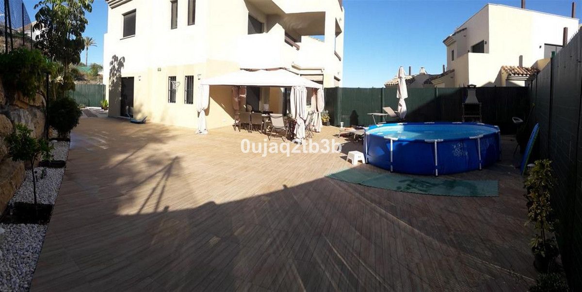 Swimming pool of Planta baja for sale in Estepona  with Air Conditioner, Private garden and Terrace