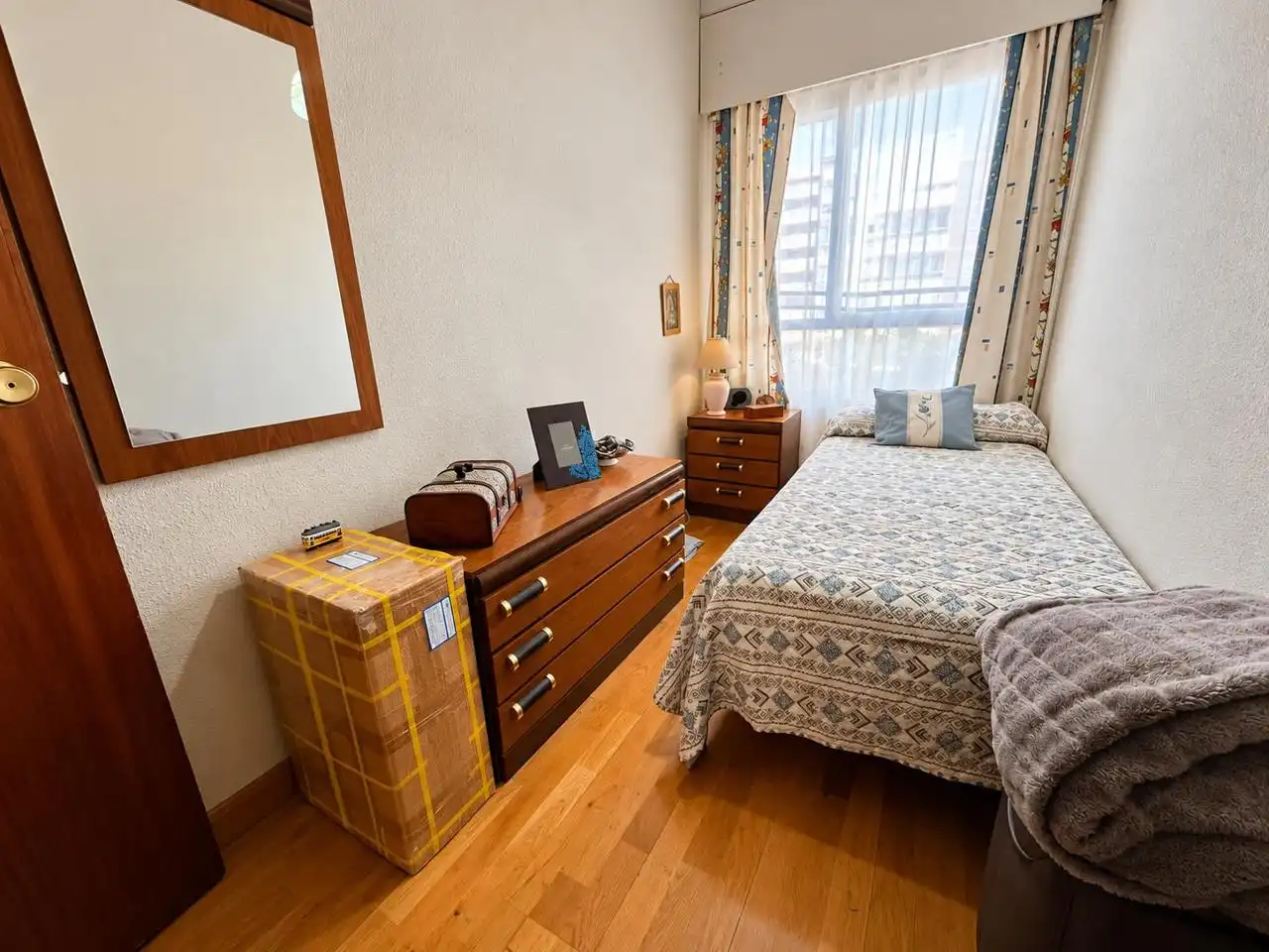 Habitación de Piso en venta en Madrid con Calefacción, Parquet y Terraza