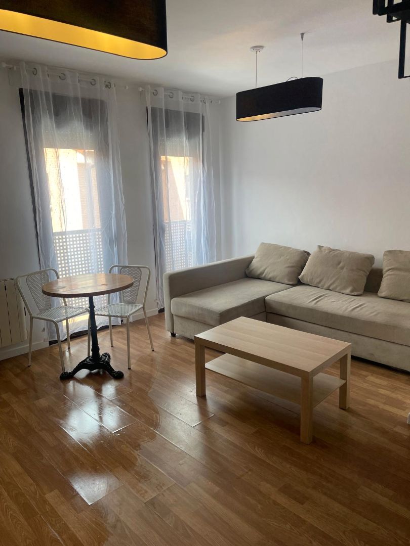Sala d'estar de Dúplex de lloguer en Illescas amb Calefacció, Parquet i Traster