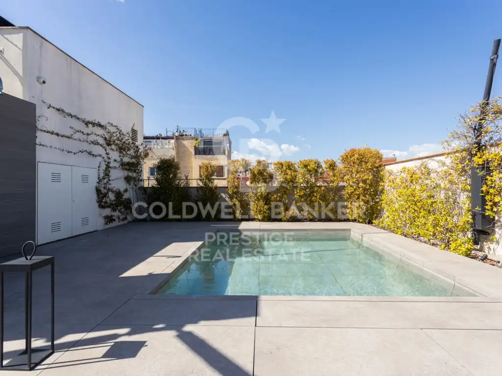 Piscina de Àtic en venda en Barcelona amb Aire condicionat, Terrassa i Piscina