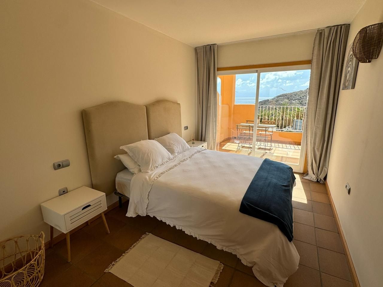 Dormitori de Apartament en venda en Mojácar amb Terrassa i Piscina comunitària