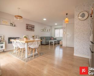 Menjador de Casa adosada en venda en Torredembarra amb Jardí privat, Parquet i Terrassa