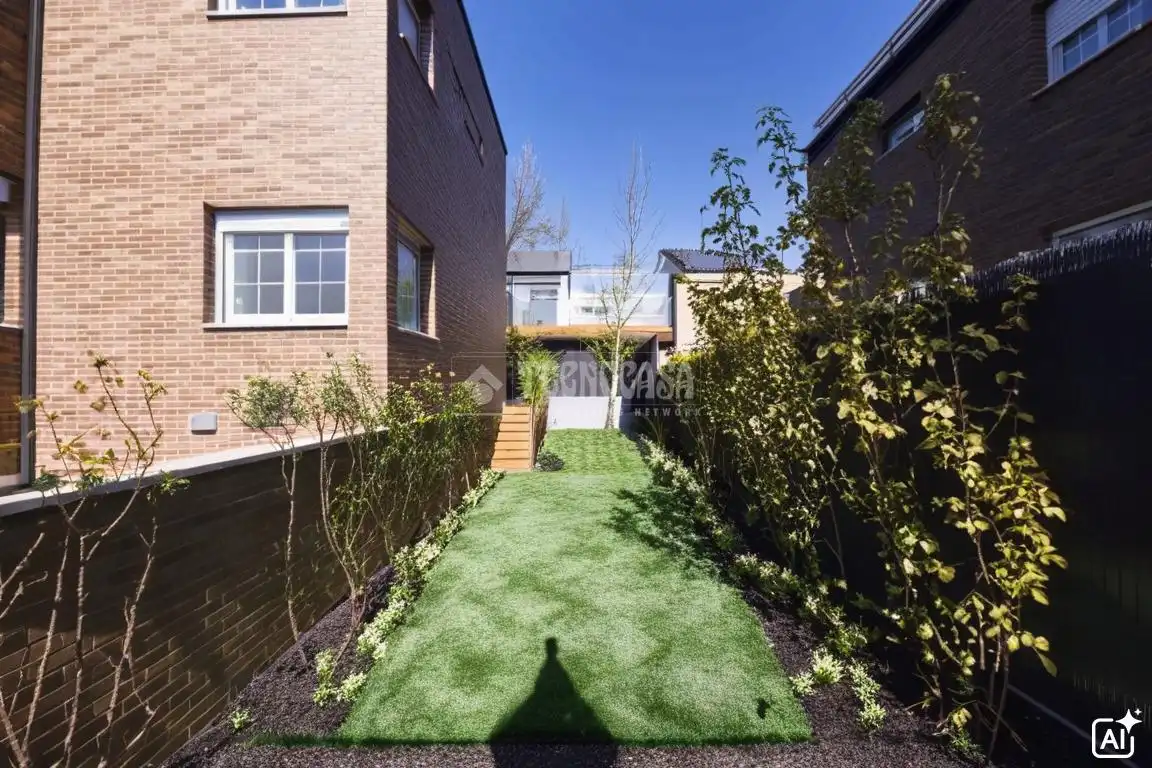 Garden of Detached homes for sale in Móstoles