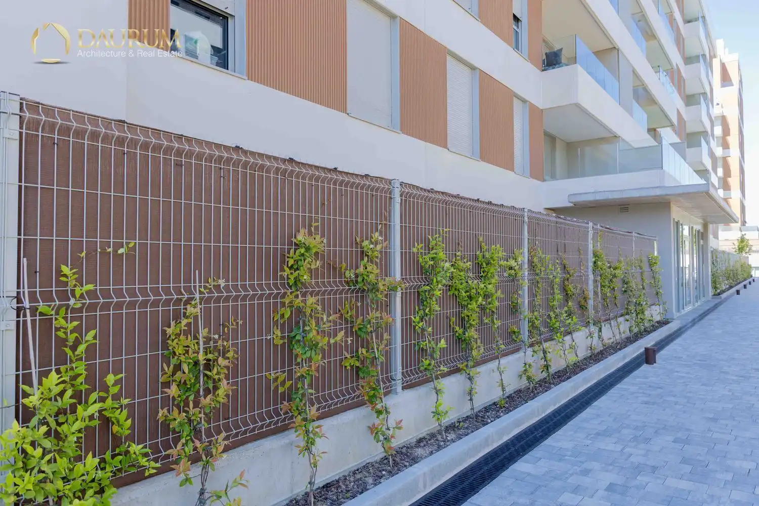 Vista exterior de Pis en venda en Madrid amb Aire condicionat, Calefacció i Jardí privat