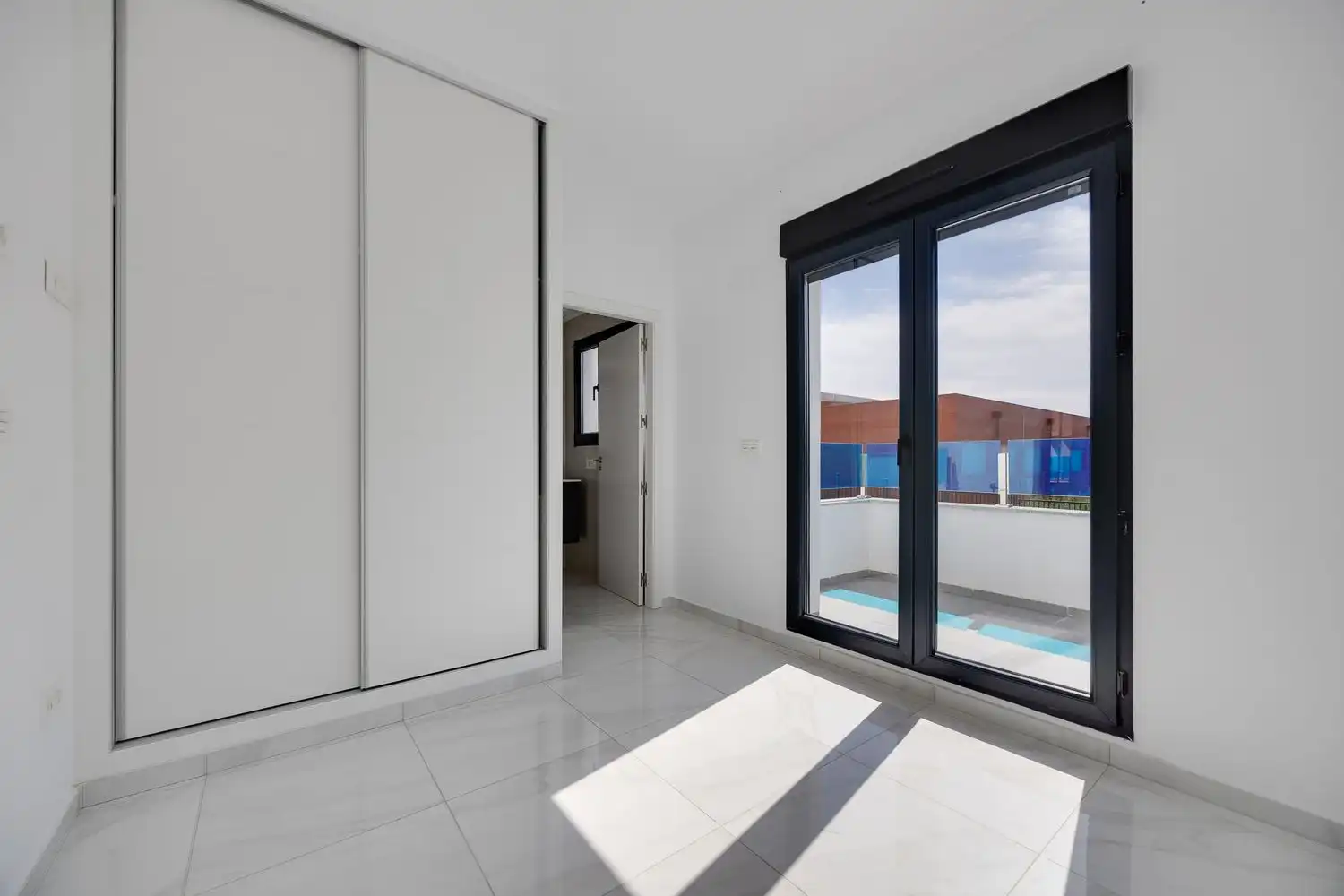 Reihenhaus mit Pool zum Verkauf in Calle Carmen Laforet 58, imagen 19