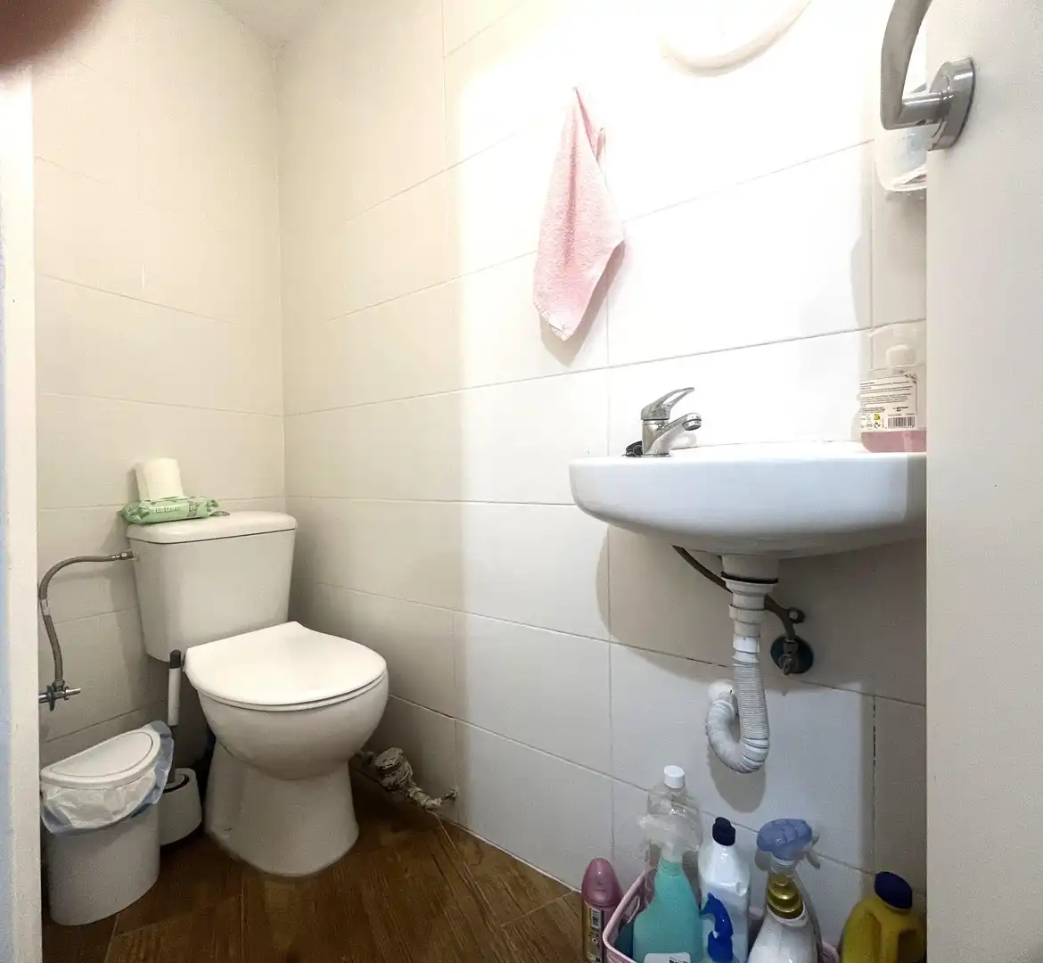 Badezimmer von Geschaftsraum zur Miete in Ciudad Lineal