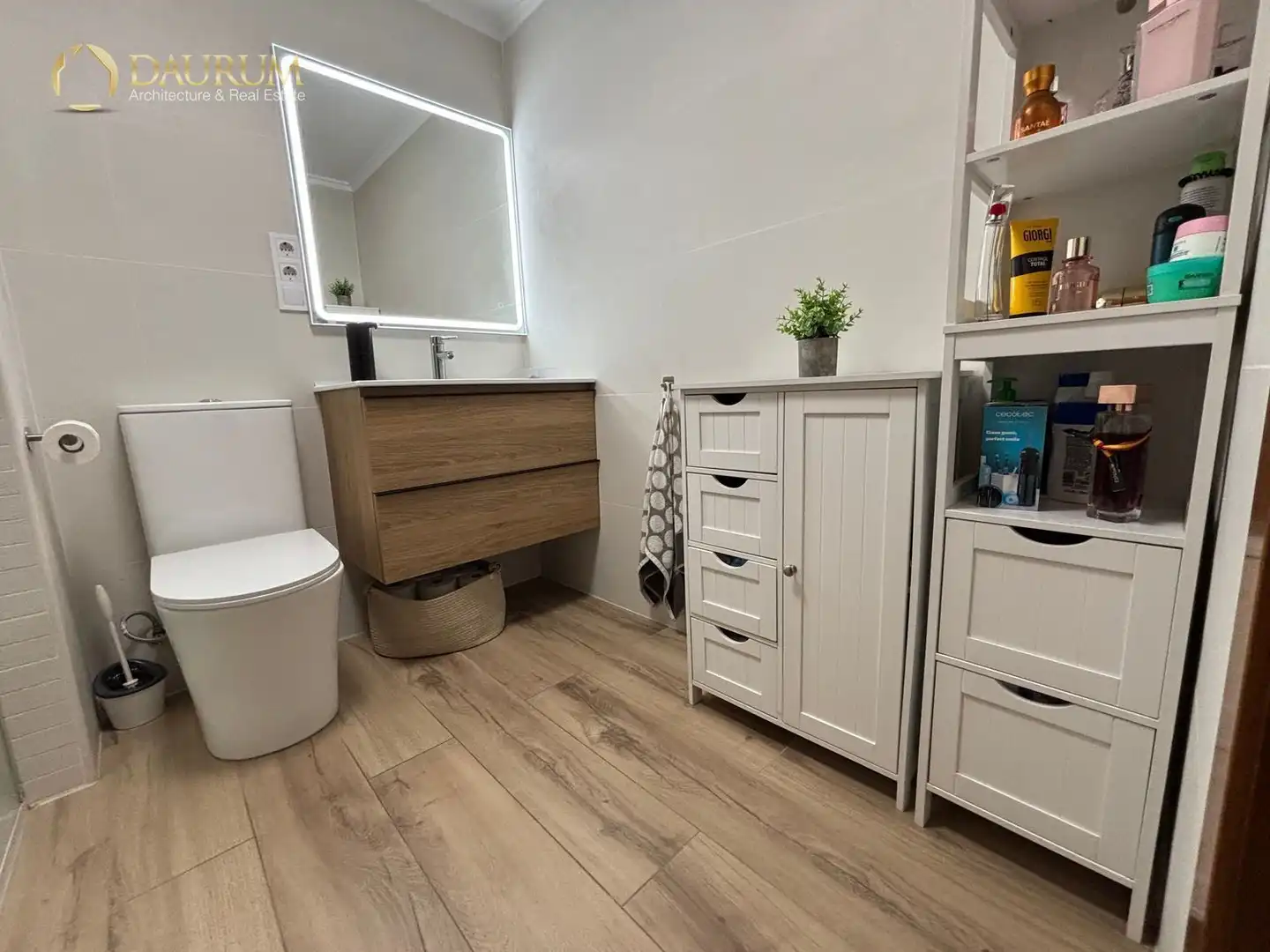 Baño de Piso en venta en Paterna con Aire acondicionado, Trastero y Amueblado