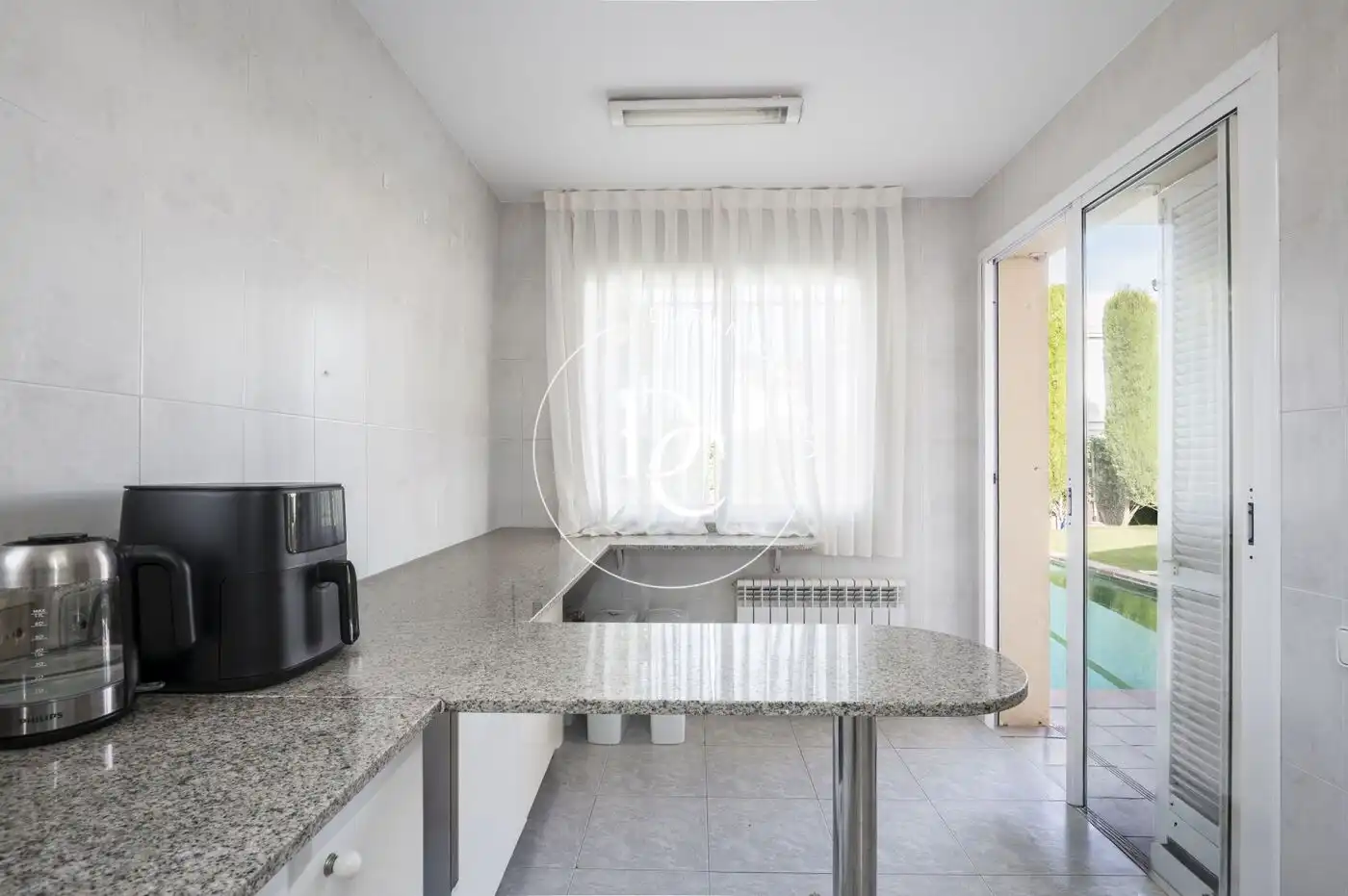 Cuina de Casa o xalet de lloguer en Sitges amb Aire condicionat, Calefacció i Jardí privat
