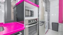 Kitchen of Flat for sale in  Granada Capital