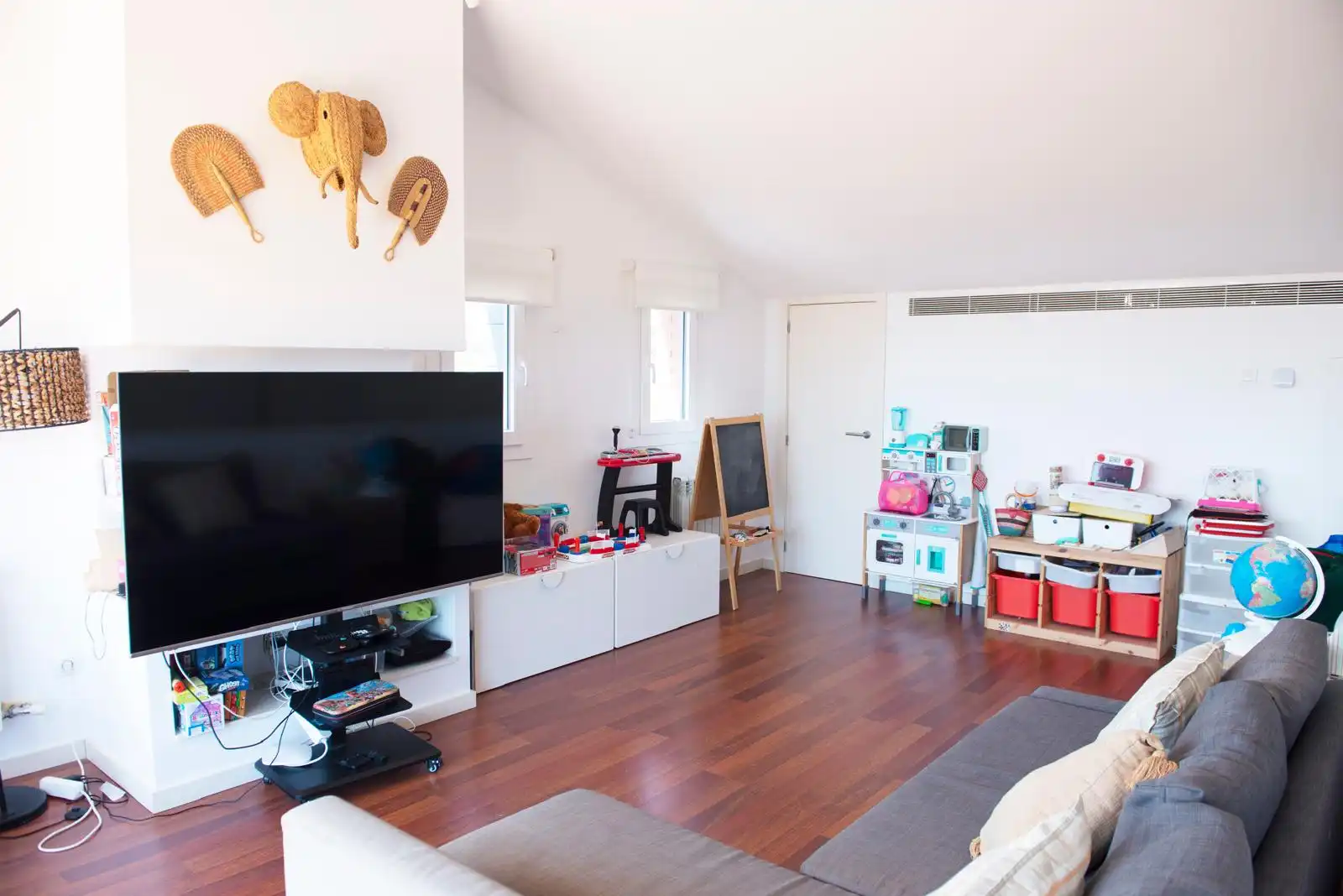 Sala de estar de Casa o chalet en venta en Alella con Aire acondicionado, Calefacción y Jardín privado