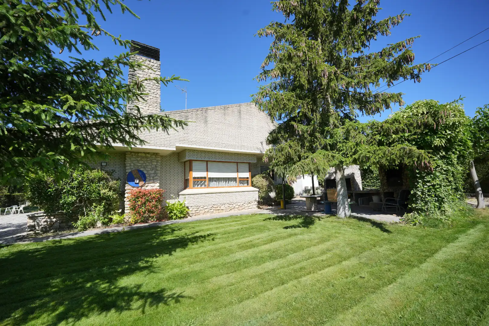 Vista exterior de Casa o xalet en venda en Villanubla amb Aire condicionat, Calefacció i Jardí privat