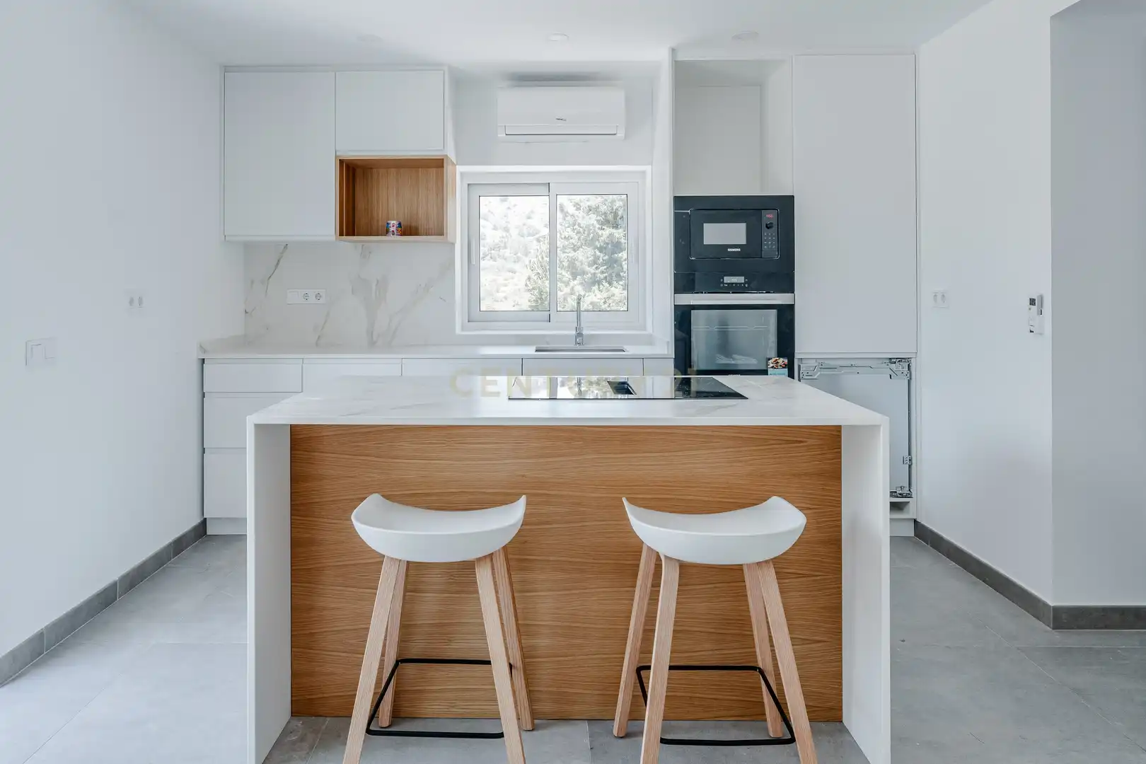 Cuina de Apartament en venda en Calpe / Calp amb Aire condicionat, Jardí privat i Traster