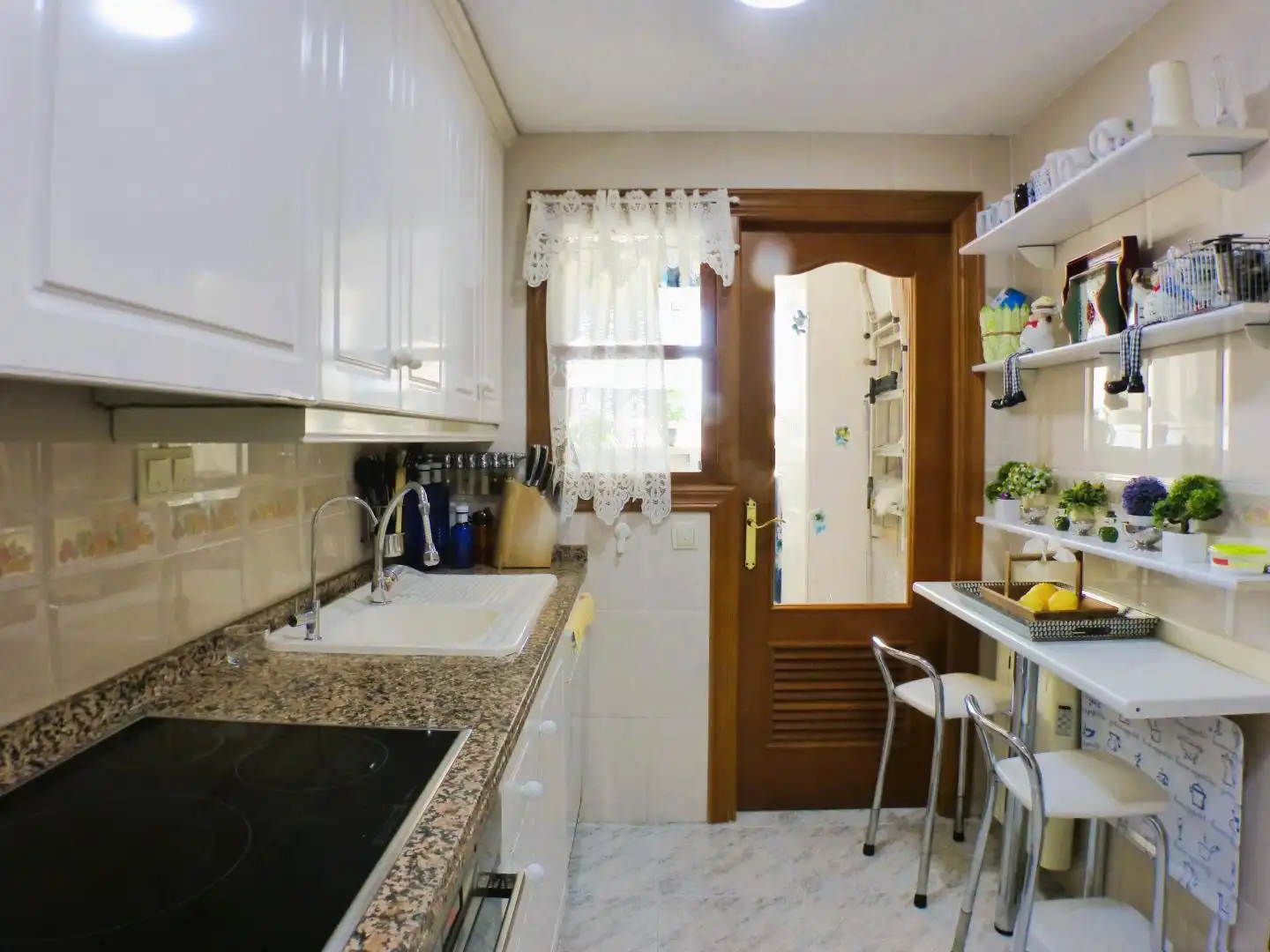 Cuina de Apartament en venda en Alicante / Alacant amb Terrassa i Piscina