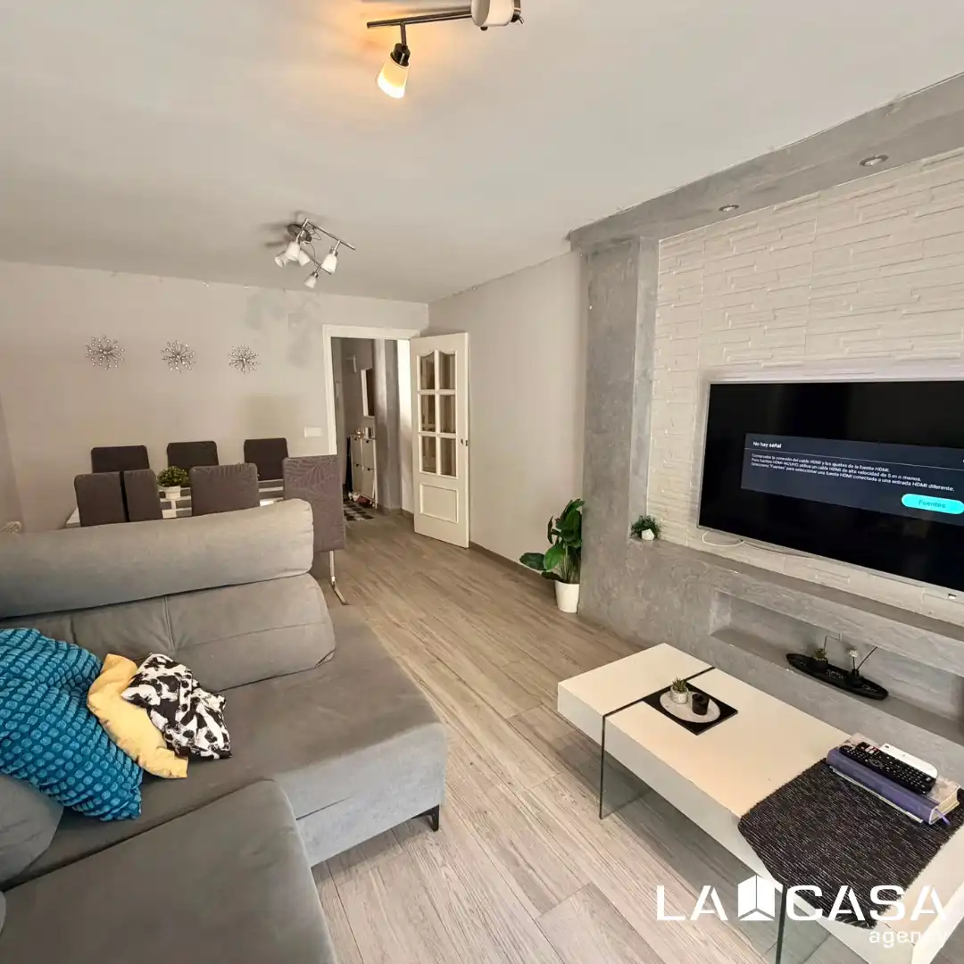 Living room of Flat for sale in Sevilla  with Heating and Terrace