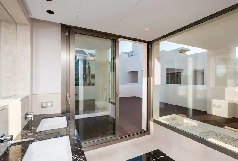 Bathroom of Houses for sale in Marbella  with Air Conditioner, Heating and Terrace