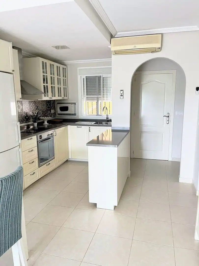 Cocina de Apartamento en venta en Los Alcázares con Aire acondicionado, Terraza y Piscina comunitaria