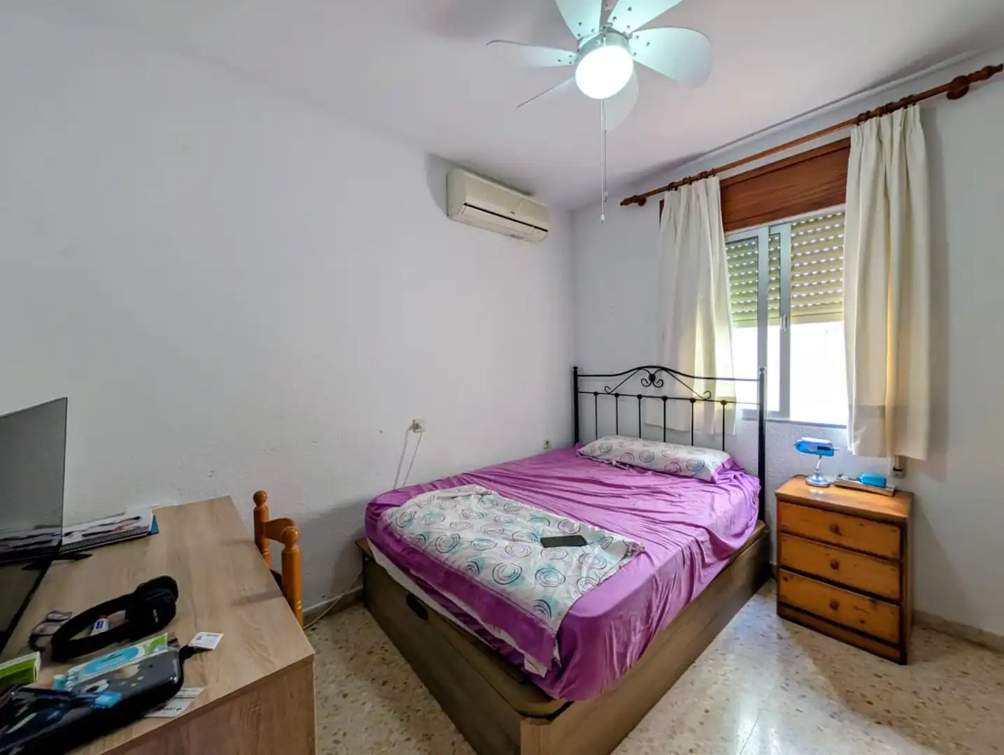 Bedroom of Flat for sale in Loja  with Air Conditioner, Heating and Storage room