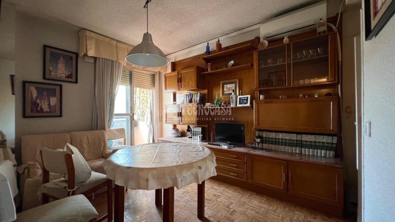 Living room of Flat for sale in  Madrid Capital  with Air Conditioner, Heating and Parquet flooring