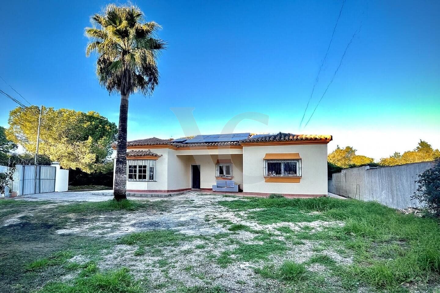 Exterior view of House or chalet for sale in Chiclana de la Frontera