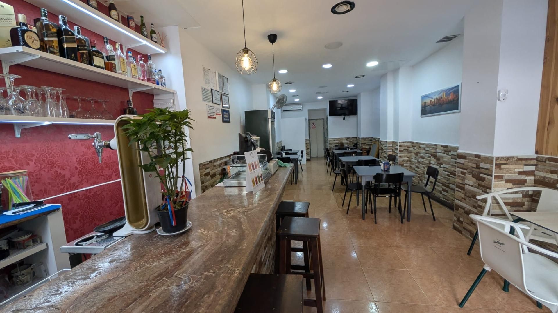 Premises to rent in  Valencia Capital  with Air Conditioner, Terrace and Furnished