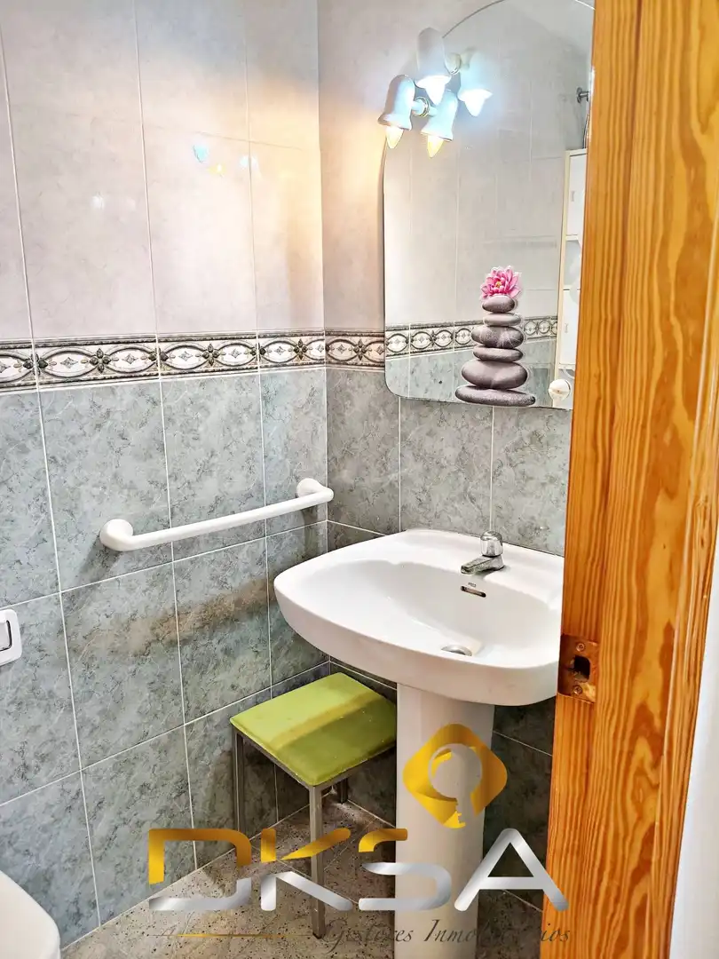 Bathroom of Flat for sale in Madrigal 