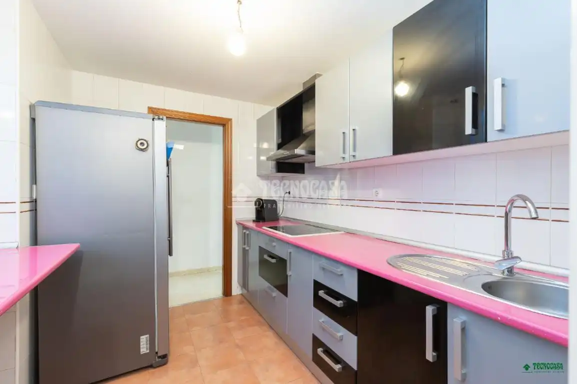 Cocina de Piso en venta en Almería con Aire acondicionado