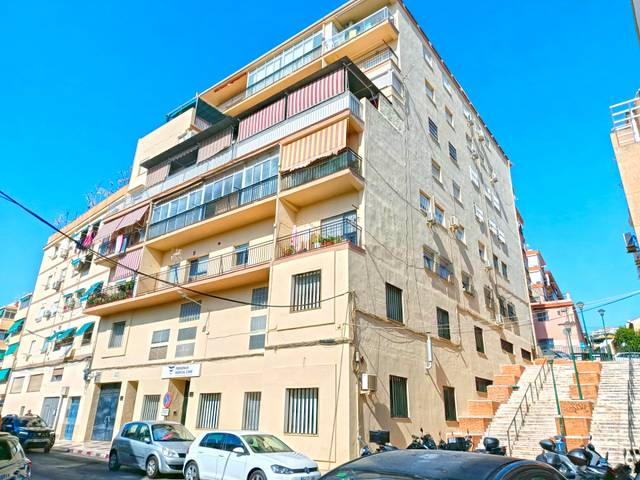 Piso en Venta en Calle Aguacates en Barrio de Ciudad Jardín