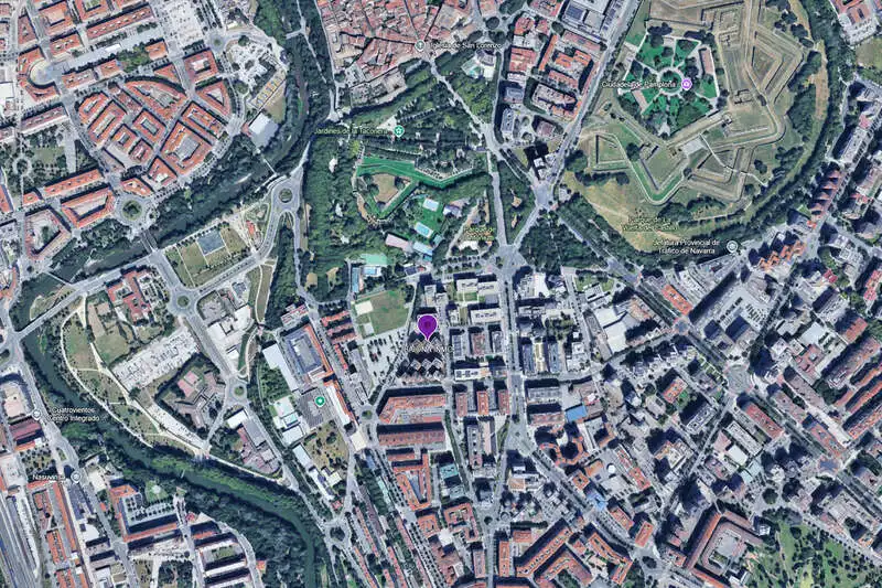 Ático en venta en  Pamplona / Iruña con Calefacción, Terraza y Alarma