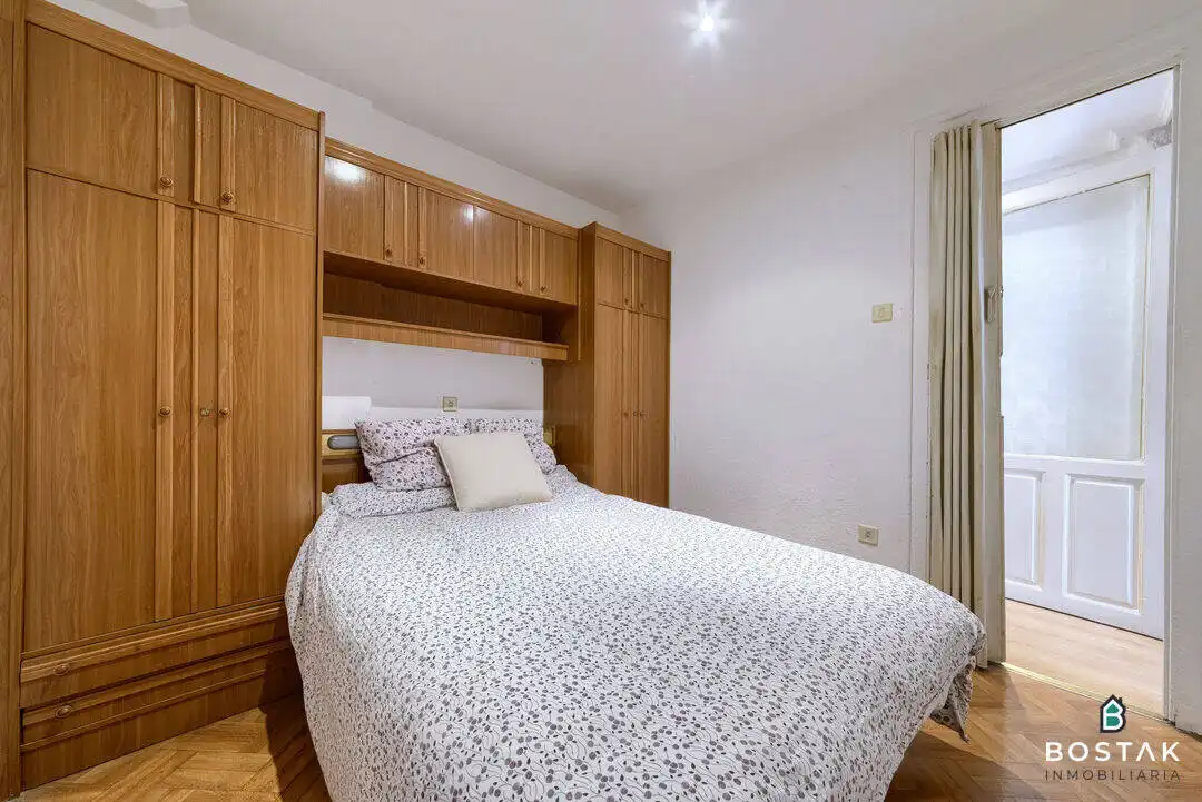Habitación de Piso en venta en Bilbao  con Calefacción y Balcón