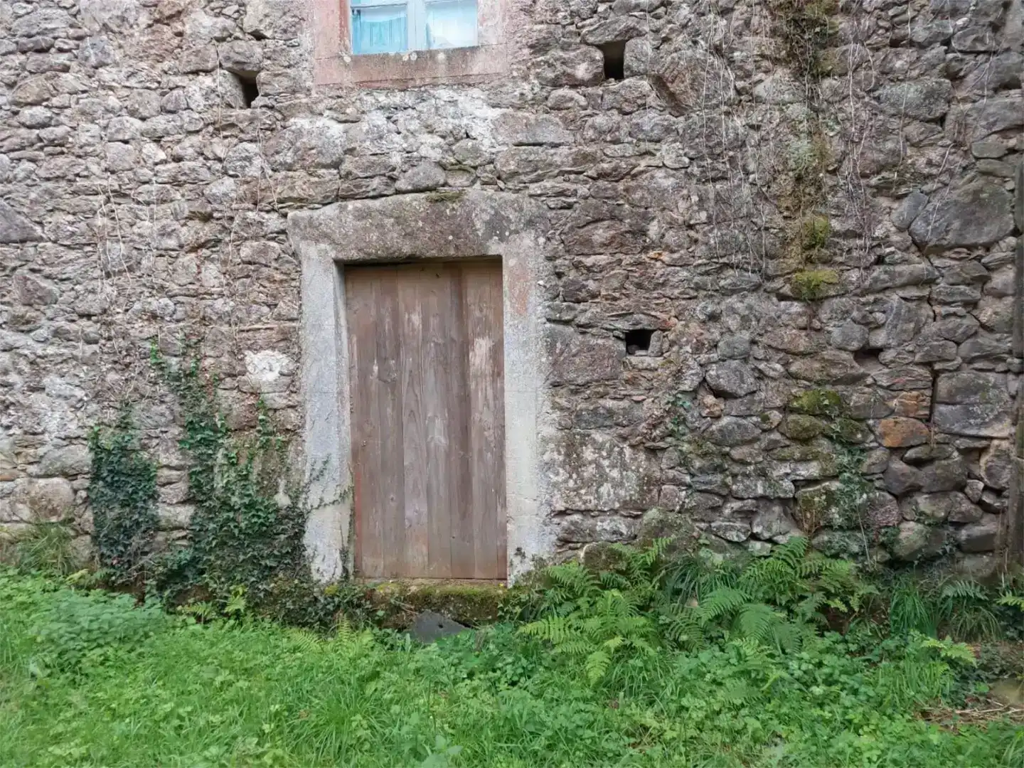 Außenansicht von Country house zum Verkauf in Ourol