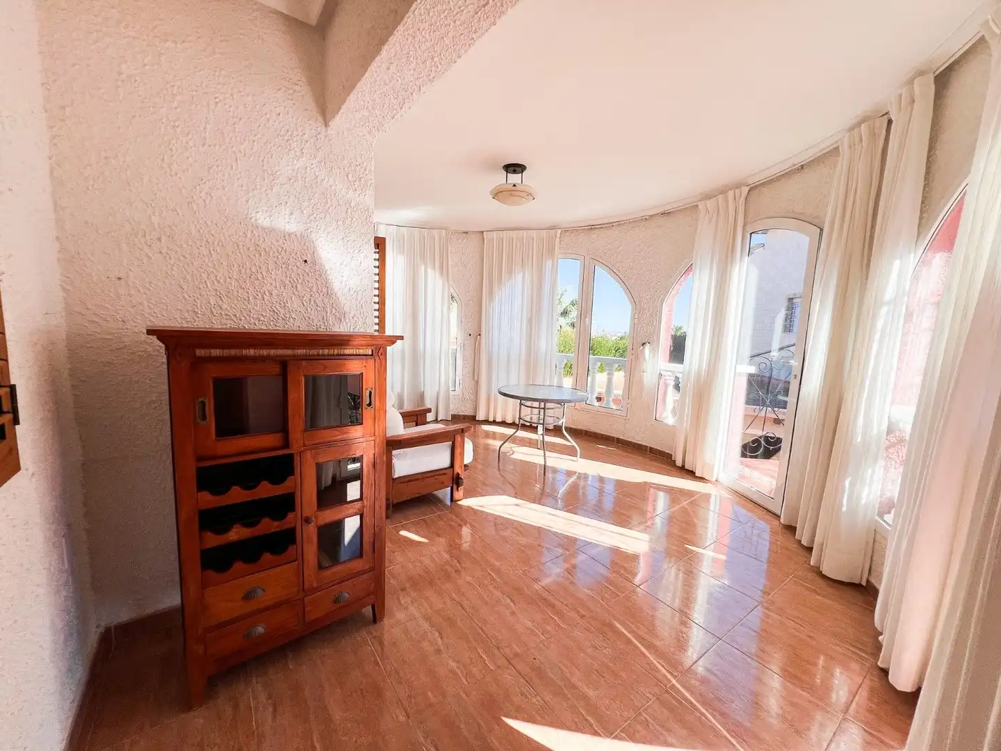 Sala de estar de Casa adosada en venta en Torrevieja con Calefacción, Jardín privado y Terraza
