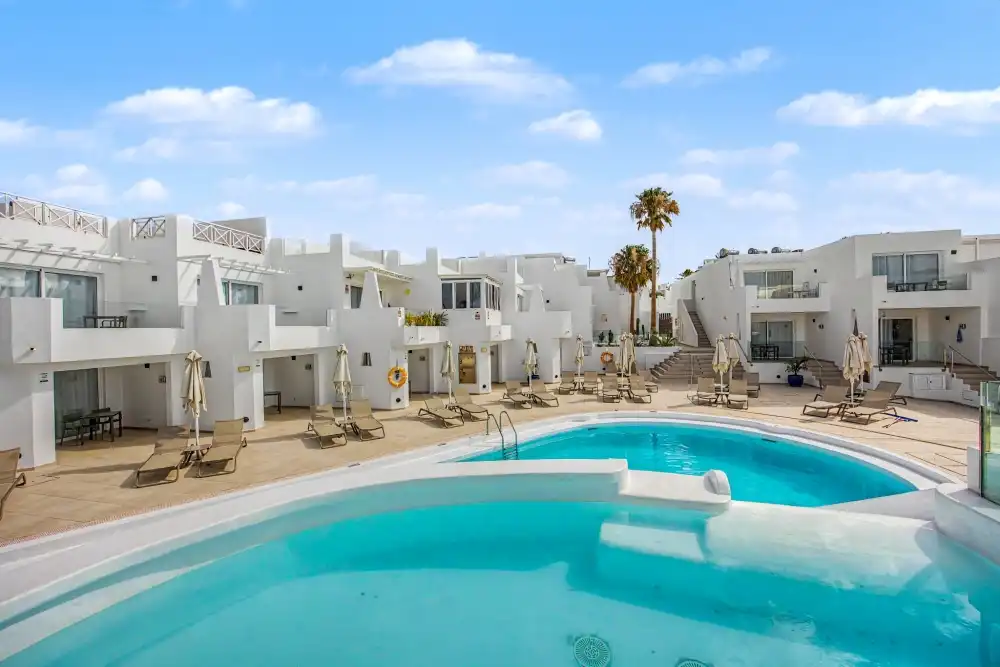 Piscina de Estudio en venta en Tías con Terraza