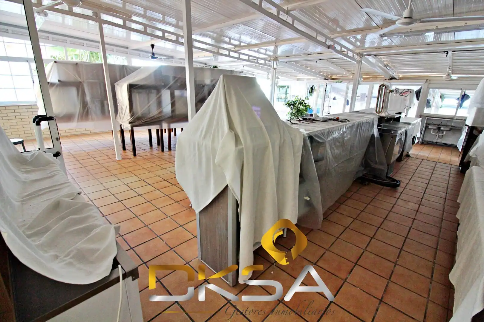 Local de alquiler en Peñíscola / Peníscola con Aire acondicionado, Terraza y Amueblado