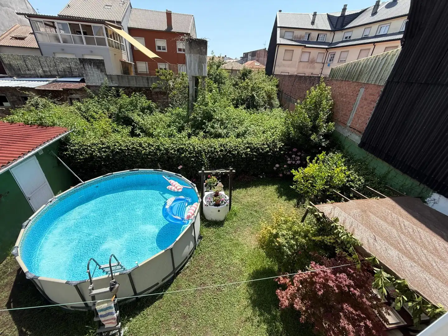 Piscina de Casa o xalet en venda en Vilanova de Arousa amb Calefacció, Jardí privat i Moblat